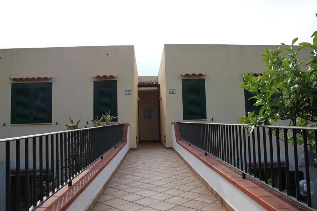 Elegante Casa Vistamare Villaggio Del Bridge ซานนิโกลาอาร์เชลลา ภายนอก รูปภาพ