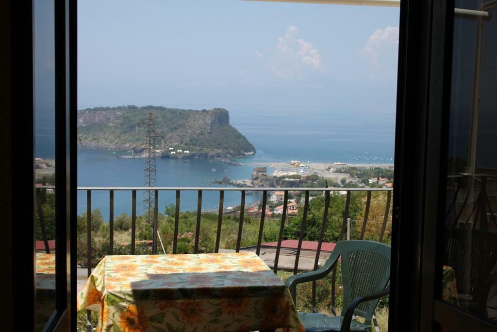 Elegante Casa Vistamare Villaggio Del Bridge ซานนิโกลาอาร์เชลลา ภายนอก รูปภาพ